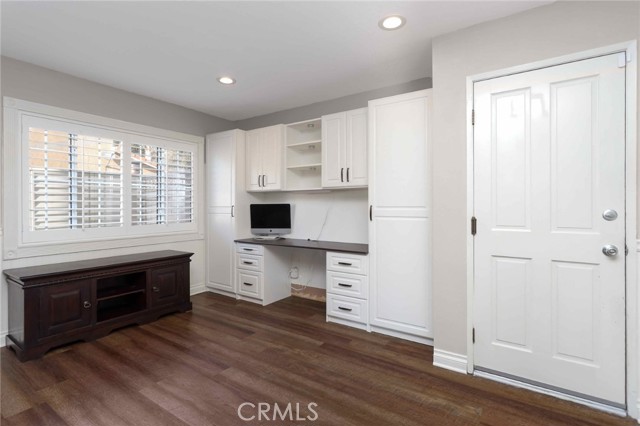 Detail Gallery Image 15 of 39 For 28375 Patricia Hill, Canyon Country,  CA 91387 - 5 Beds | 2/1 Baths