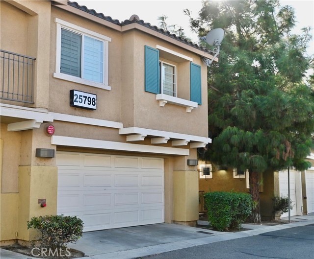 Detail Gallery Image 1 of 26 For 25798 Iris Ave #B,  Moreno Valley,  CA 92551 - 2 Beds | 2/1 Baths