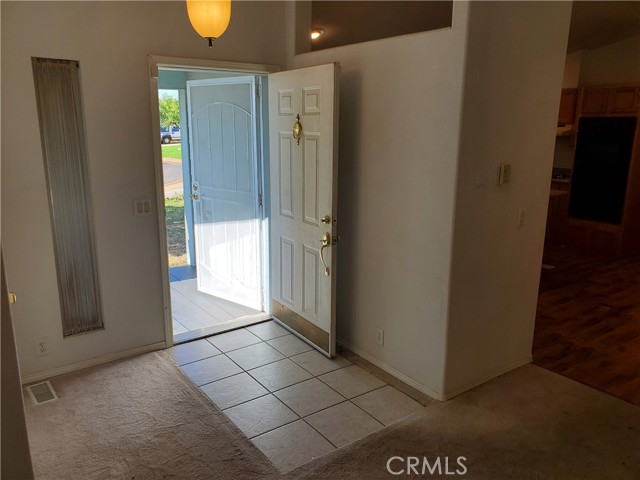 76 Orchardcrest Drive, Oroville CA: https://media.crmls.org/medias/5fbe2d0c-5b6e-4047-8a8e-fc7ae57bc378.jpg