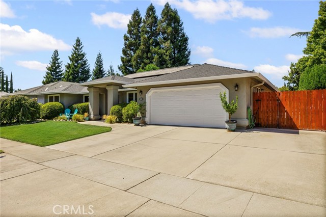 Detail Gallery Image 5 of 53 For 204 Crater Lake Dr, Chico,  CA 95973 - 4 Beds | 3 Baths