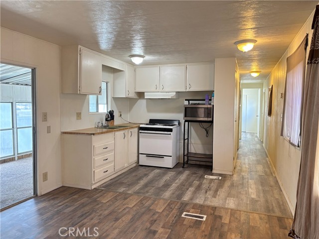 Detail Gallery Image 2 of 11 For 430 N Palm Ave #103,  Hemet,  CA 92583 - 2 Beds | 1 Baths
