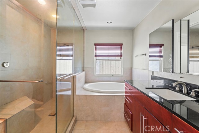 Detail Gallery Image 26 of 42 For 2820 Oak Point Dr, Los Angeles,  CA 90068 - 2 Beds | 1/1 Baths