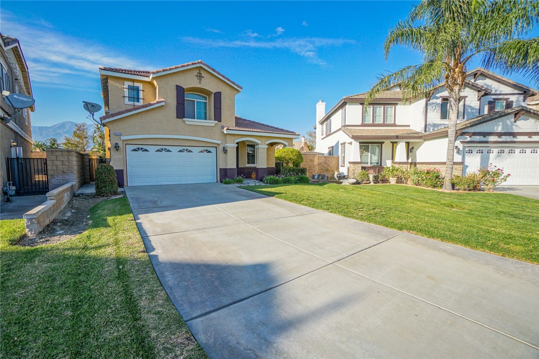 15324 Palm Leaf Ln, Fontana, CA 92336