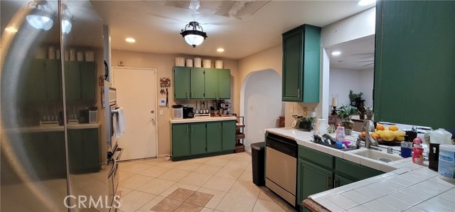 Detail Gallery Image 11 of 19 For 10853 Anemone, Moreno Valley,  CA 92557 - 5 Beds | 2/1 Baths