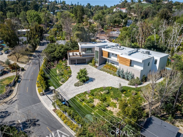 Detail Gallery Image 35 of 75 For 19333 Rosita St, Tarzana,  CA 91356 - 6 Beds | 8 Baths