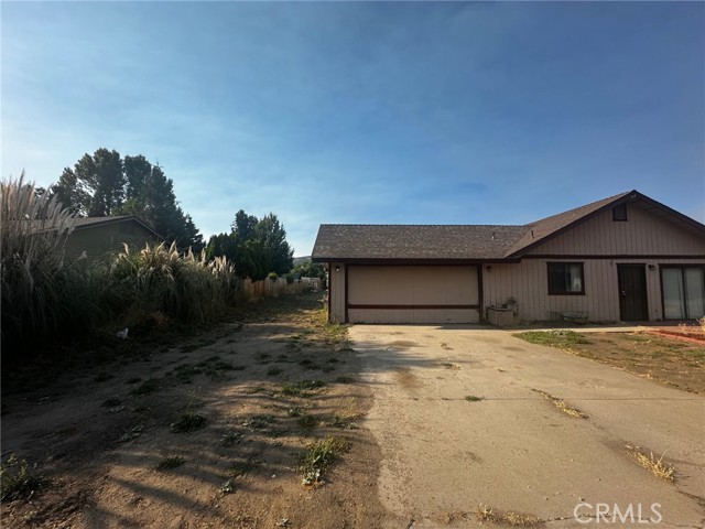30001 Caddy Lane, Tehachapi CA: https://media.crmls.org/medias/5fc0bfea-982b-493f-aa60-9ec9ed38fd97.jpg