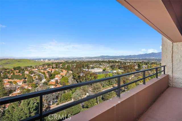 Detail Gallery Image 29 of 54 For 24055 Paseo Del Lago #1303,  Laguna Woods,  CA 92637 - 2 Beds | 2 Baths
