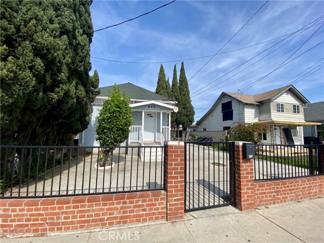 Detail Gallery Image 3 of 11 For 442 W Sepulveda St, San Pedro,  CA 90731 - 2 Beds | 1 Baths