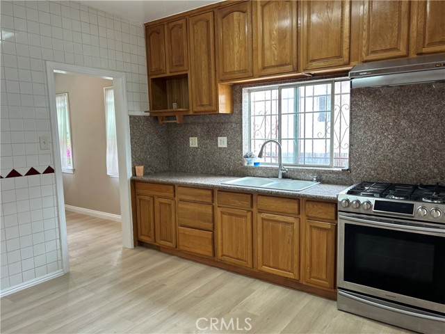 2249 Harwood Street, Los Angeles CA: https://media.crmls.org/medias/5fc15168-f1f0-4b9f-be15-fbdc0ac280d2.jpg