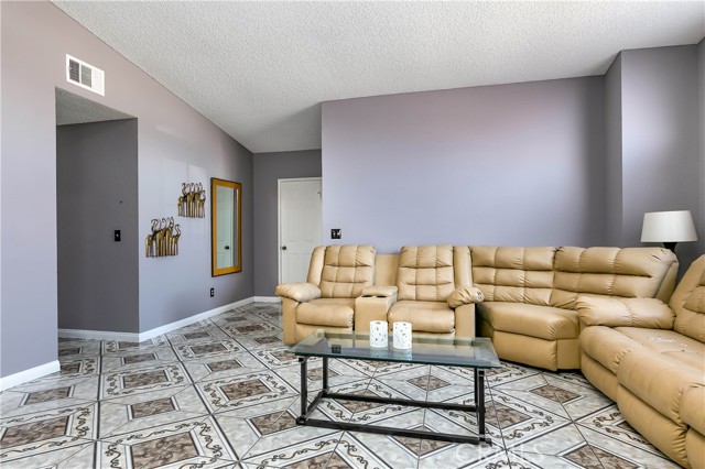 Detail Gallery Image 7 of 24 For 1854 Trudgeon Ave, Lancaster,  CA 93535 - 3 Beds | 2 Baths