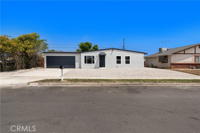 24800 Carolyn Avenue, Moreno Valley CA: https://media.crmls.org/medias/5fc1e41e-a80e-45f6-af4e-9a99404b4040.jpg