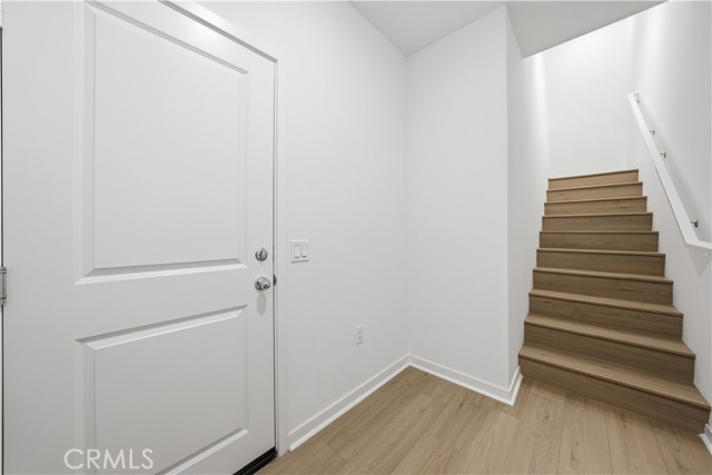 Detail Gallery Image 3 of 29 For 9425 N Sepulveda Blvd. #3,  North Hills,  CA 91343 - 2 Beds | 2/1 Baths