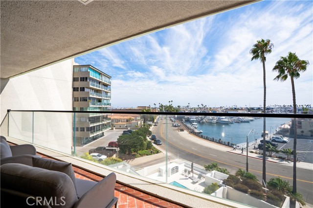 Detail Gallery Image 3 of 18 For 601 Lido Park Dr 3f,  Newport Beach,  CA 92663 - 2 Beds | 2/1 Baths