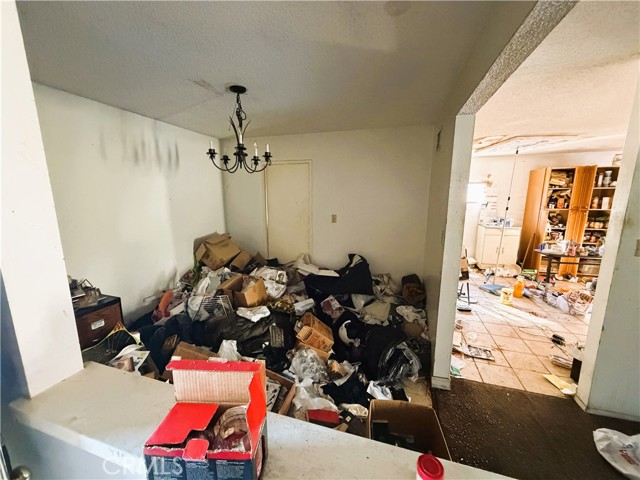 Detail Gallery Image 3 of 11 For 2133 Cochran St, Simi Valley,  CA 93065 - 3 Beds | 2 Baths