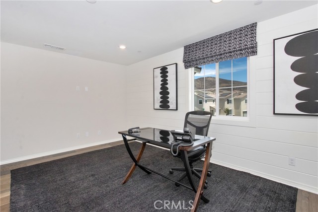 36067 Roaring Fork Drive, Winchester CA: https://media.crmls.org/medias/5fc40fe7-89fe-4023-92ad-f11c1d688541.jpg