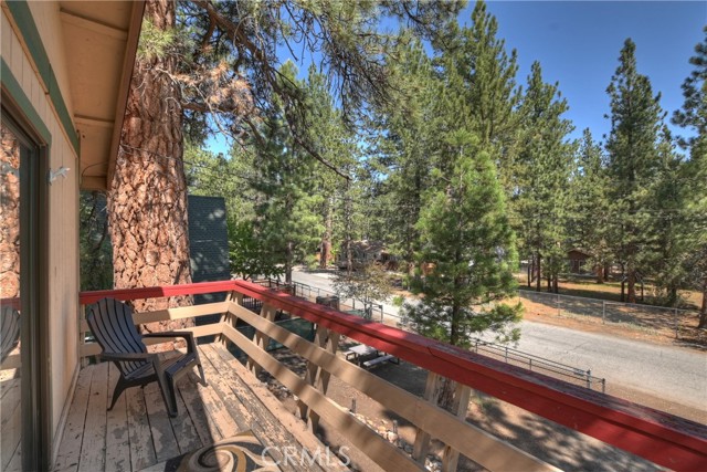 320 W Aeroplane Boulevard, Big Bear City CA: https://media.crmls.org/medias/5fc492c0-3ef4-4512-93bf-fdfe2f17f3fa.jpg