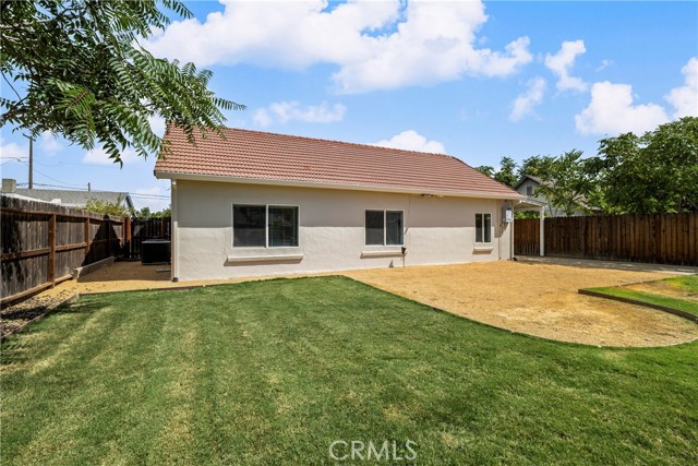 112 E Tehama Street, Orland CA: https://media.crmls.org/medias/5fc5066d-ee0b-4ab6-bf51-28c8fb6f7f47.jpg