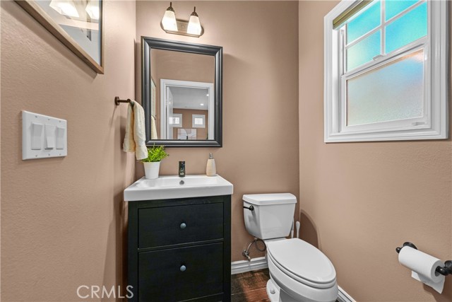 Image 14 of 33 For 8643 Belmont