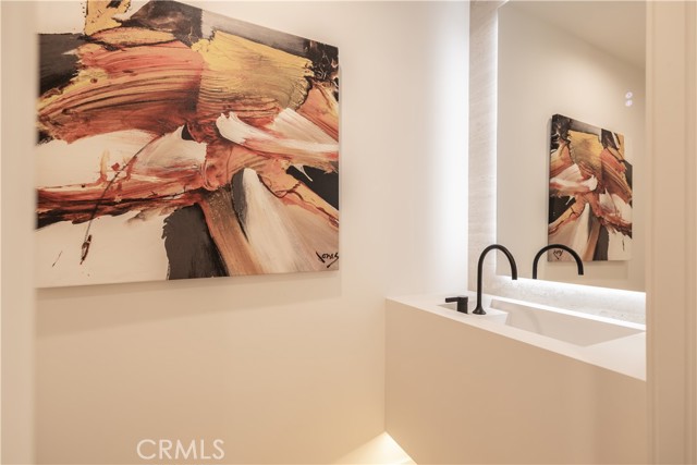 Detail Gallery Image 6 of 22 For 7913 Lasaine, Northridge,  CA 91325 - 4 Beds | 3/1 Baths