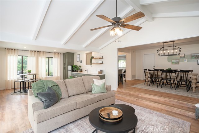 8975 Azucena Avenue, Atascadero CA: https://media.crmls.org/medias/5fc6e222-424a-4e11-bf03-d4ca36303590.jpg