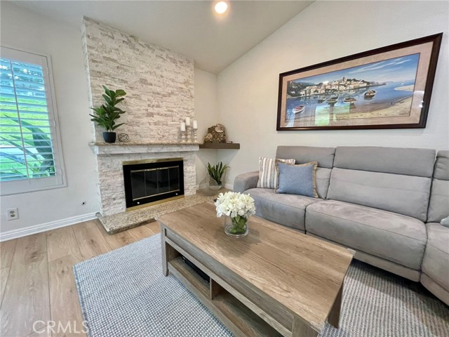 27691 Via Turina, Mission Viejo CA: https://media.crmls.org/medias/5fc6e2c0-66d1-42b2-83e0-bfb699efc799.jpg