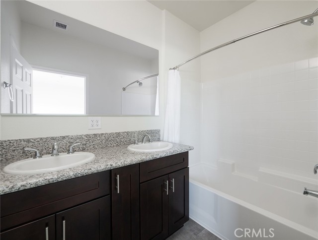 Detail Gallery Image 9 of 21 For 1185 W Grand #3,  Pomona,  CA 91766 - 3 Beds | 3 Baths