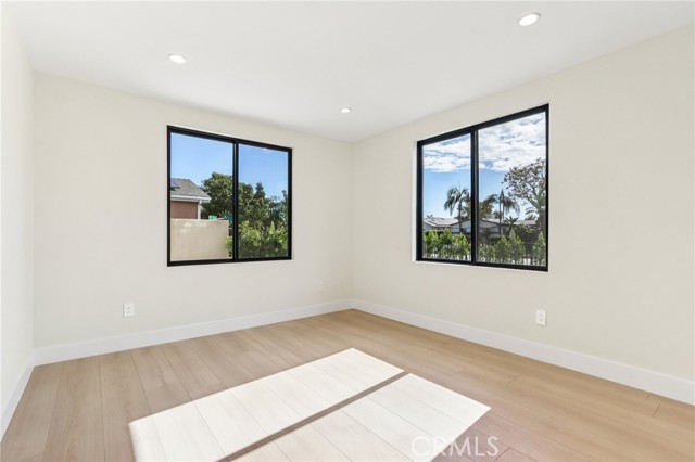 Detail Gallery Image 39 of 72 For 8006 Lloyd Ave, North Hollywood,  CA 91605 - 7 Beds | 6 Baths