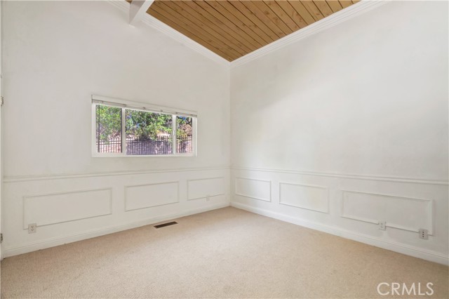 Detail Gallery Image 16 of 29 For 5102 Medina Rd, Woodland Hills,  CA 91364 - 2 Beds | 2 Baths