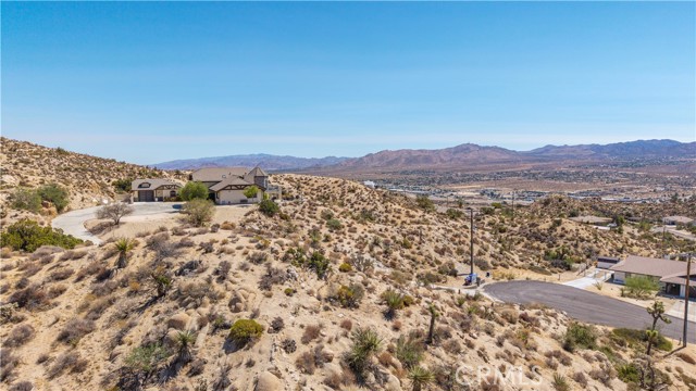 57006 Pinto Court, Yucca Valley CA: https://media.crmls.org/medias/5fc86427-5b5e-4795-b065-975653b761c2.jpg