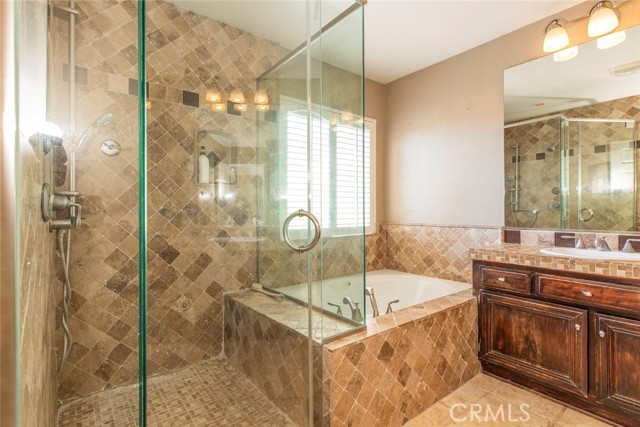 28741 Park Woodland Place, Saugus CA: https://media.crmls.org/medias/5fc8b5ac-8d8a-4961-8e93-45a2e33adc3b.jpg