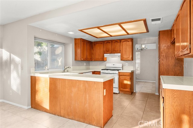 Detail Gallery Image 11 of 46 For 31348 Huron St, Temecula,  CA 92592 - 3 Beds | 2/1 Baths