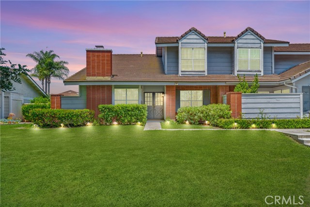 44 W Yale, Irvine CA: https://media.crmls.org/medias/5fca19a7-a7f9-4e75-91cc-418b00cc0cae.jpg