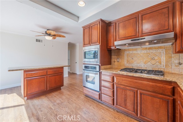 Detail Gallery Image 11 of 45 For 15871 Belfast Ln, Huntington Beach,  CA 92647 - 3 Beds | 2/1 Baths