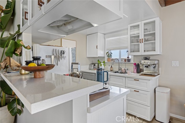 Unit 202 (Top unit) - kitchen