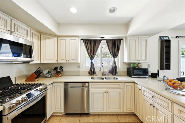 2842 Pietro Drive, Hacienda Heights CA: https://media.crmls.org/medias/5fcc2af9-b0c9-43d5-935a-5742f7dd5b65.jpg