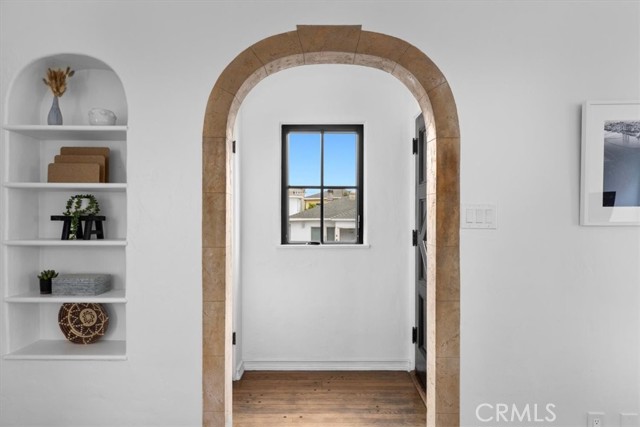 Detail Gallery Image 9 of 33 For 231 27th St, Hermosa Beach,  CA 90254 - 3 Beds | 2 Baths