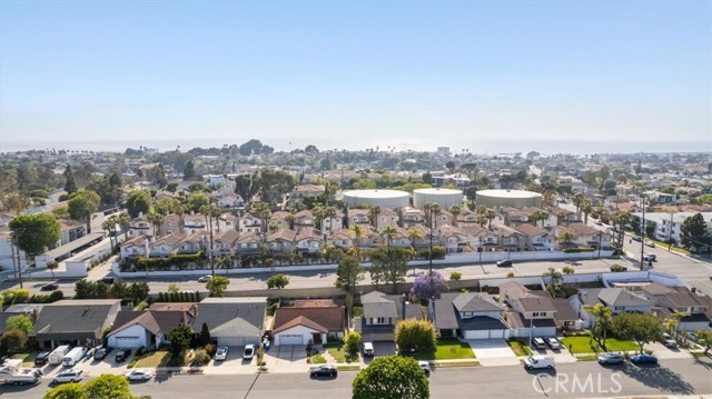 Centrally located to all three Redondo Schools and beach close!