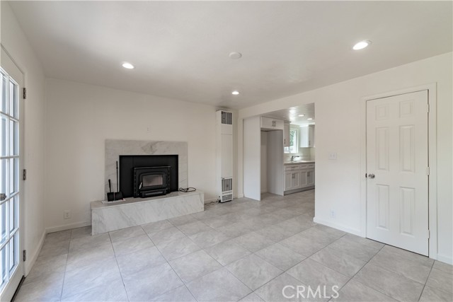 2100 1st Lane, Big Bear City CA: https://media.crmls.org/medias/5fce25d7-ba0b-4335-a6d3-f00cdd8a50d8.jpg
