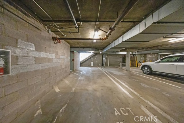 Detail Gallery Image 33 of 34 For 1401 S Bentley Ave #203,  Los Angeles,  CA 90025 - 2 Beds | 3 Baths