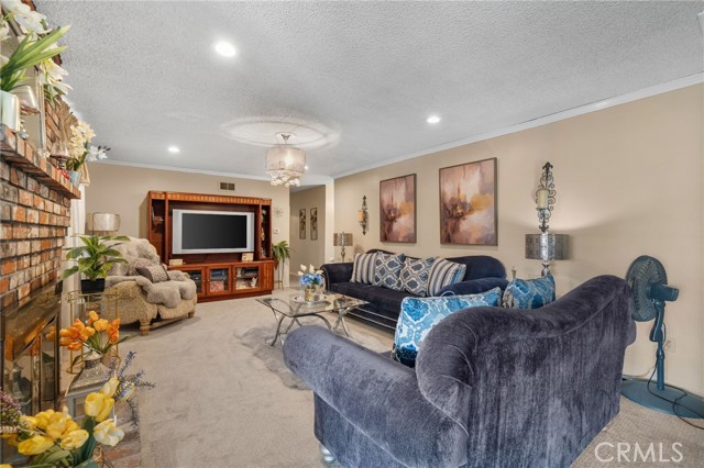 327 Flaxton Street, Pomona CA: https://media.crmls.org/medias/5fcfc064-f4a7-47ff-a15d-249925d98f35.jpg