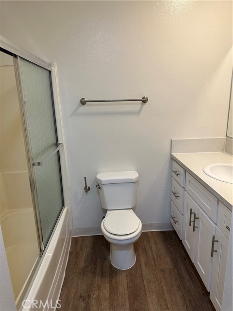 7055 Etiwanda Avenue # 210, Reseda (los Angeles), California 91335, ,1 BathroomBathrooms,Residential Lease,For Rent,7055 Etiwanda Avenue # 210,CRSR24235338