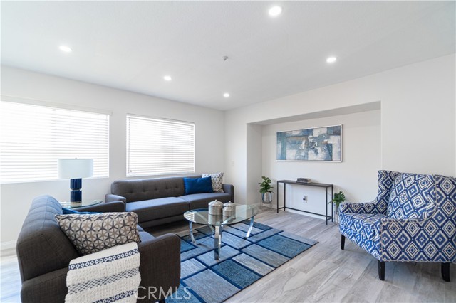 Detail Gallery Image 17 of 39 For 700 Festivo St, Oxnard,  CA 93030 - 4 Beds | 2/1 Baths