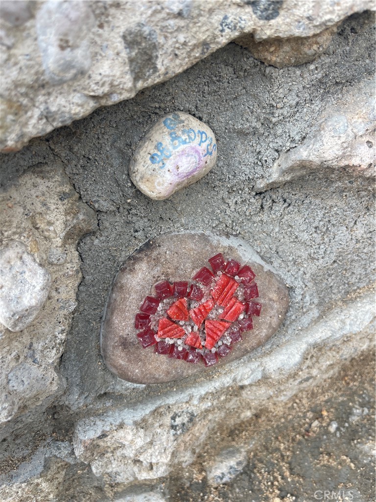 https://media.crmls.org/medias/5fd0c1e6-3725-4032-b6be-7845f852fdd5.jpg?preset=X-Large