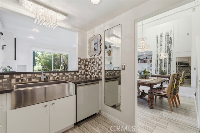 Detail Gallery Image 25 of 55 For 22350 Heritage Pass, Chatsworth,  CA 91311 - 2 Beds | 2/1 Baths