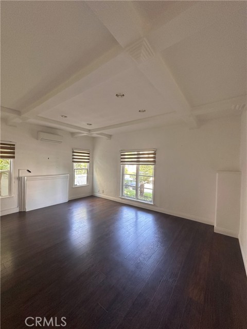 Detail Gallery Image 8 of 14 For 137 S Roxbury Dr, Beverly Hills,  CA 90212 - 1 Beds | 1 Baths