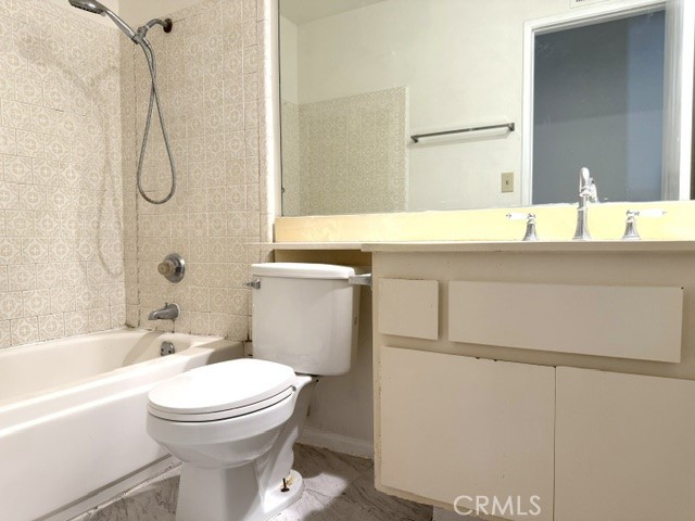 https://media.crmls.org/medias/5fd19cbe-56d5-4265-8255-625845c09c1c.jpg?preset=X-Large