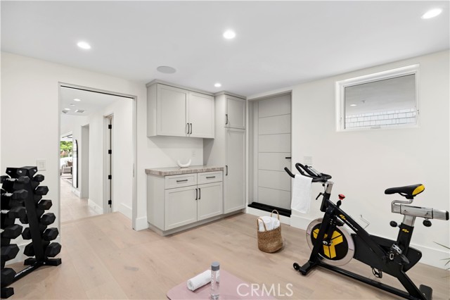 516 Larkspur Avenue, Corona del Mar CA: https://media.crmls.org/medias/5fd1c408-e0b4-400e-a813-1c899a469c10.jpg