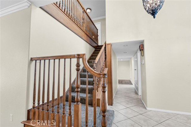 294 W Buffington Street, Upland CA: https://media.crmls.org/medias/5fd1d920-bc3b-4d15-85e4-9eeb53fe18bb.jpg