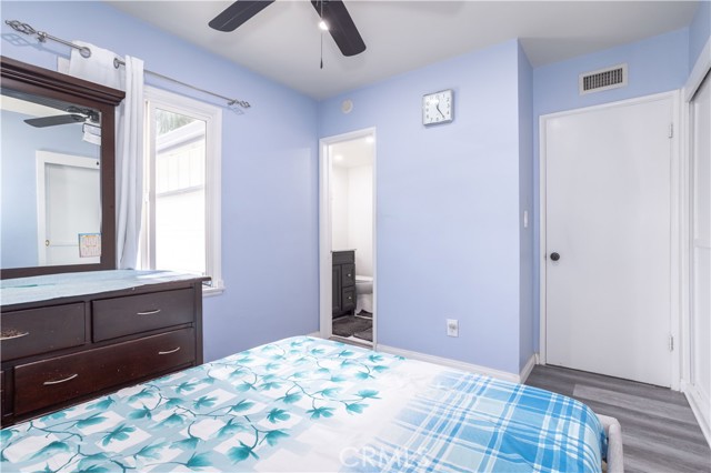 Detail Gallery Image 25 of 39 For 19127 Enadia, Reseda,  CA 91335 - 4 Beds | 2 Baths