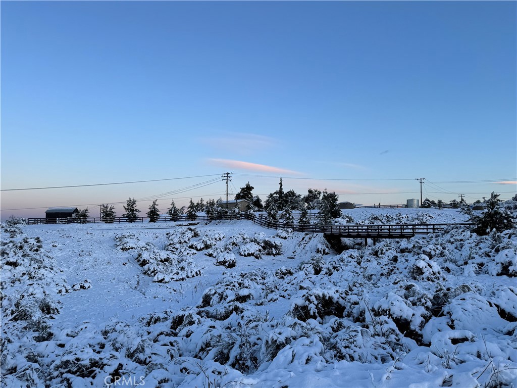 https://media.crmls.org/medias/5fd269c2-ebce-48f6-b059-588312ee4013.jpg?preset=X-Large